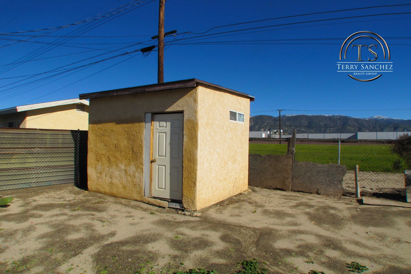 HOME FOR SALE IN SAN BERNARDINO CA 92407 BY REAL ESTATE BROKER TERRY SANCHEZ $260,000 WITH 4 BEDROOMS 2 BATHROOMS
